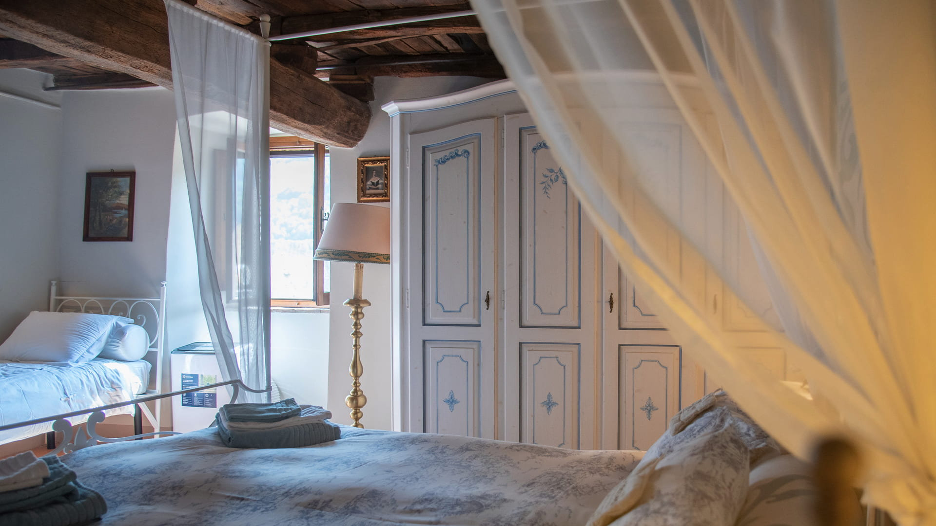 MAISON CAMERA