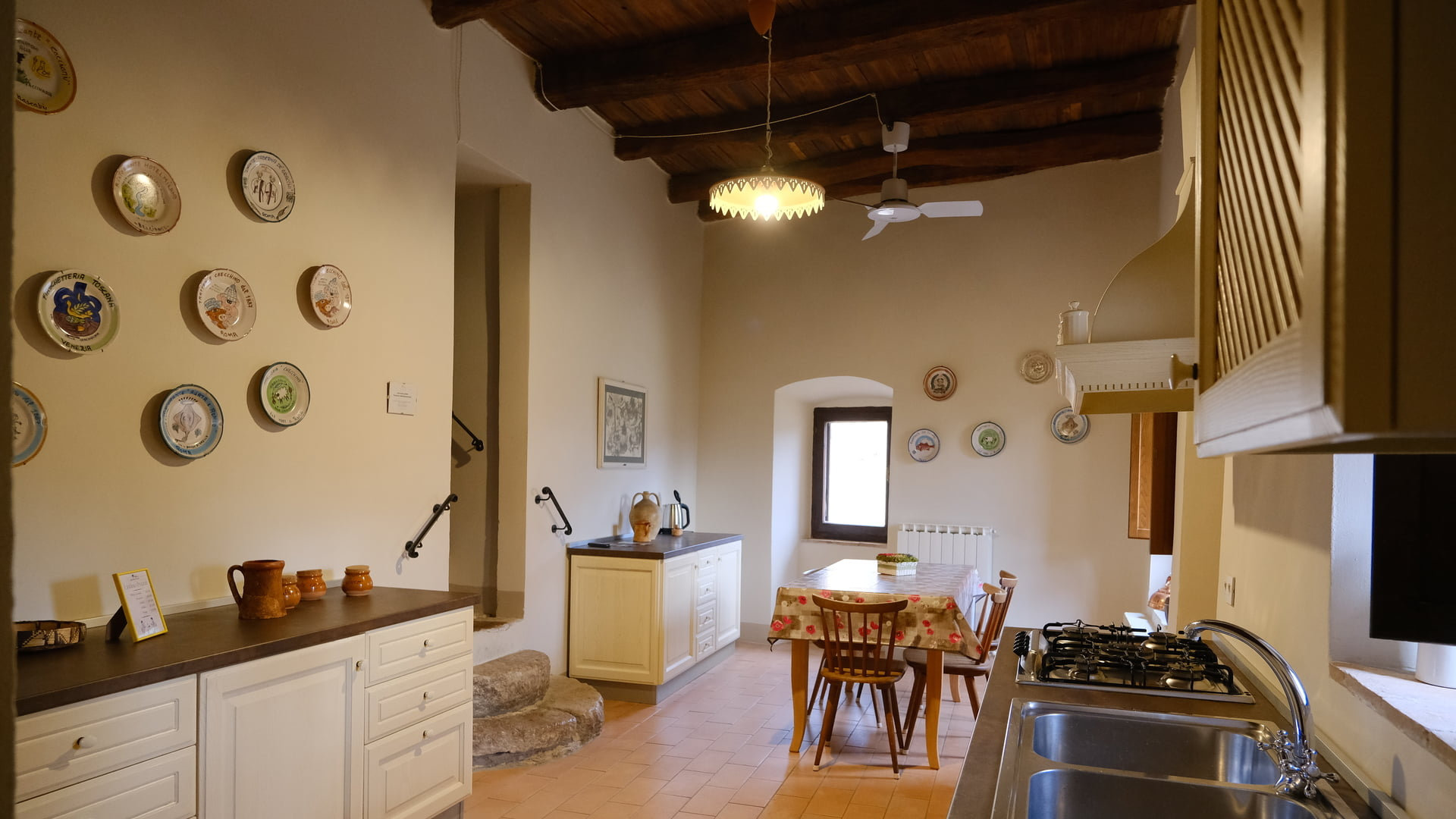 MAISON CUCINA